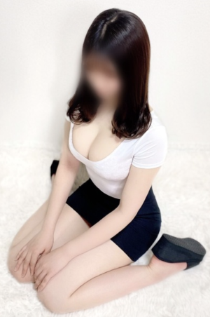 夏木うた(24歳)
